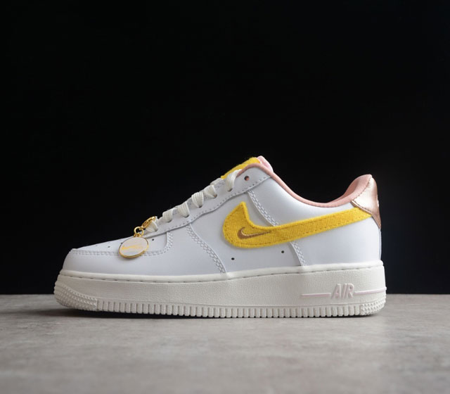 NK Air Force 1 # # DV2183-100 SIZE 36 36.5 37.5 38 38.5 39 40 40.5 41 42 42.5 4