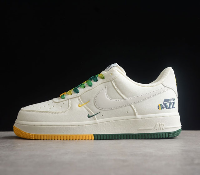 NK Air Force 1 # # NA2022-006 SIZE 36 36.5 37.5 38 38.5 39 40 40.5 41 42 42.5 4