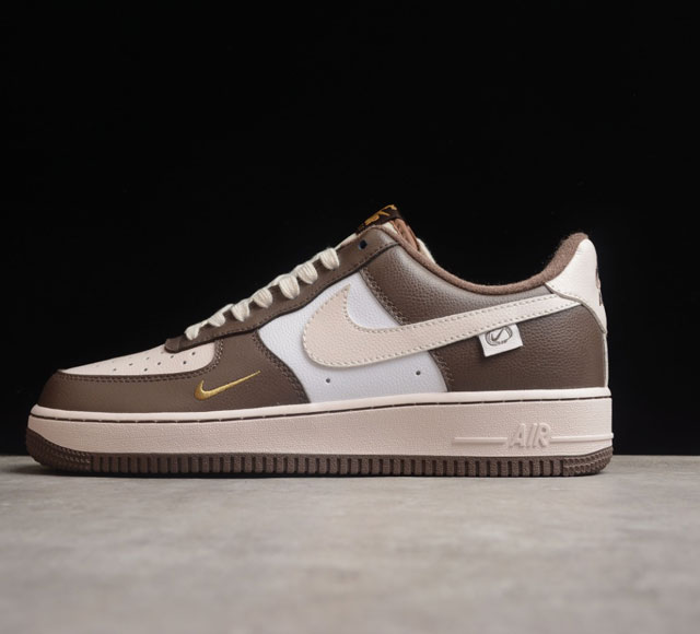 NK Air Force 1 # # DB3301-077 SIZE 36 36.5 37.5 38 38.5 39 40 40.5 41 42 42.5 4