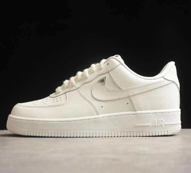 NK Air Force 1 FJ4559-133 # # SIZE 36 36.5 37.5 38 38.5 39 40 40.5 41 42 42.5 4