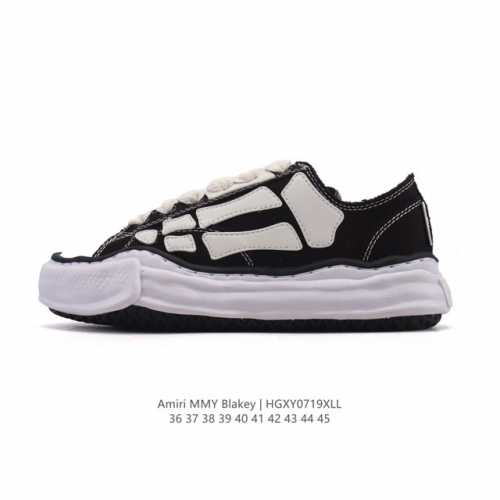 A company-level favorite of Shawn Yue's, the Mmy Blakey dirty shoes, the same re