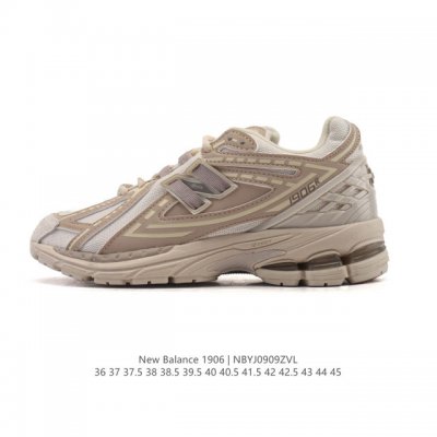 A company-grade, authentic New Balance M 6 retro sneaker from the New Balance c