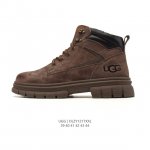 Company-grade Ugg mid-top snow boots, playful and cute with versatile styles. A