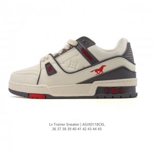 Company-grade Louis Vuitton Trainer Sneaker Low, a fashionable and stylish plat
