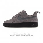 Company-grade Nike Air Force 1 '07 Low platform sneakers, featuring a thick sole