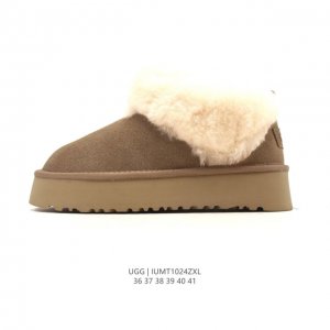 Ugg cotton snow boots, playful and cute with a versatile design and large fur co