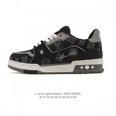 Company-grade Louis Vuitton Trainer Sneaker Low, a fashionable and stylish platf