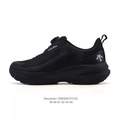Descente men's Chron retro fabric sports casual shoes, featuring a comfortable,