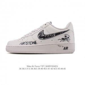 Company-grade Nike Air Force 1 '07 Low platform sneakers, featuring a thick sole