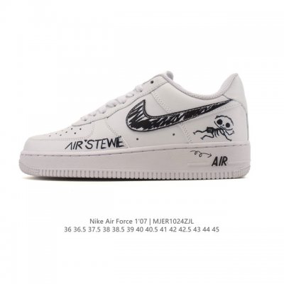 Company-grade Nike Air Force 1 '07 Low platform sneakers, featuring a thick sole