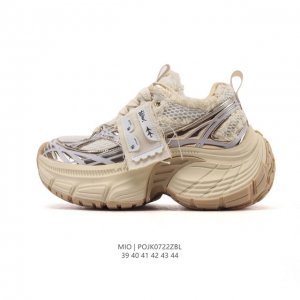 New company-grade retro, distressed, thick-soled men's sneakers. 2025 spring new