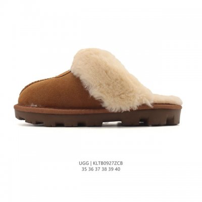 Ugg cotton slip-on snow boots with playful and versatile fur collars. These flat