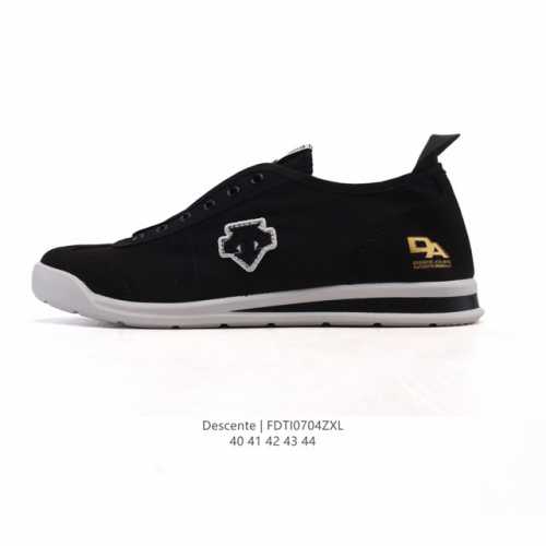 Descente Chron retro canvas sports casual shoes for men, comfortable and breatha