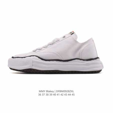 Shawn Yue's favorite item, the Mmy Blakey dirty shoes, are a retro, dissolving- - Click Image to Close