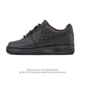 Company-grade Nike Air Force 1 '07 Low platform sneakers, featuring a thick sole