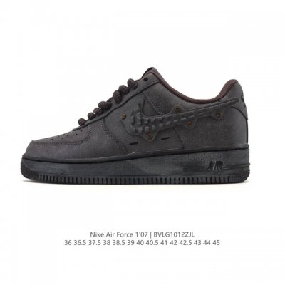 Company-grade Nike Air Force 1 '07 Low platform sneakers, featuring a thick sole