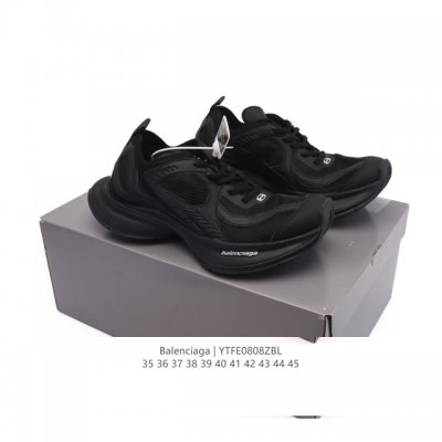 Balenciaga, a company-level luxury brand, is a Xiaohongshu (Little Red Book) hi