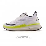 Company-level Ecco, a popular Xiaohongshu item, is a versatile and casual style.