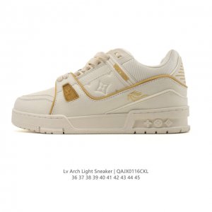 Company-grade Louis Vuitton Trainer Sneaker Low, a fashionable and stylish plat