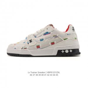 Company-grade Louis Vuitton Trainer Sneaker Low, a fashionable and stylish platf