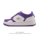 Alo Yoga Recovery Mode. Comfortable, minimalist white sneakers. Non-slip, wear-r