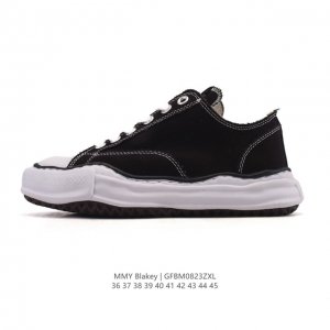 Shawn Yue's favorite item, the Mmy Blakey dirty shoes, are the same retro dissol