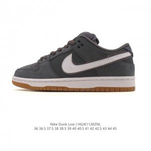 Company-grade Nike Dunk Low Retro sneakers. As a classic basketball shoe from t