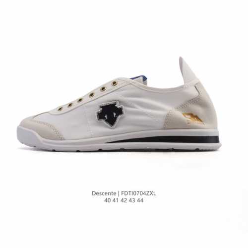 Descente Chron retro canvas sports casual shoes for men, comfortable and breatha