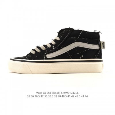 Shawn Yue personally wore these Vans Vault Og Old Skool Lx sneakers, which have
