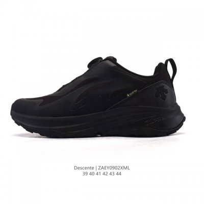 New summer arrival: Descente Urban Outdoor Collection's Traxis athletic casual
