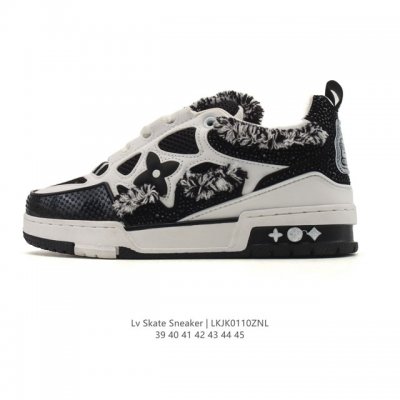 Company-grade Louis Vuitton Trainer Sneaker Low, a fashionable and stylish plat