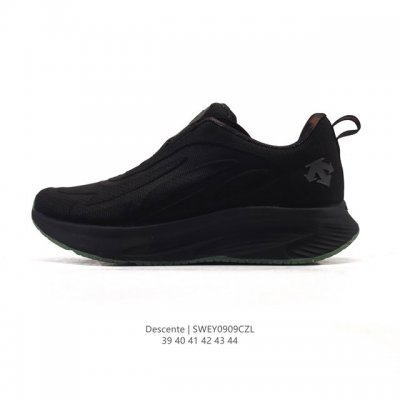 New company-grade Descente Cron Racer casual shoes, designed for men. The Desce