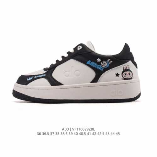 Company-level Alo Yoga Recovery Mode, comfortable and minimalist white sneakers