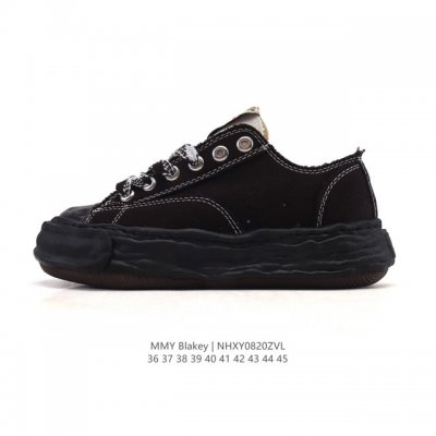 A company-level favorite of Shawn Yue, the Mmy Blakey dirty shoes, the same ret