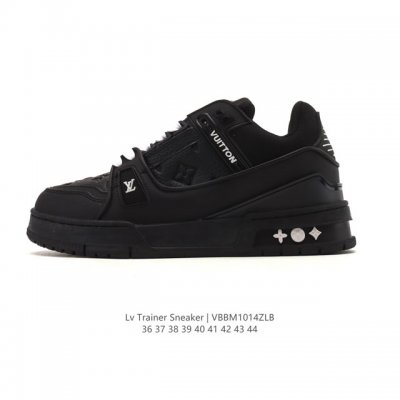Louis Vuitton Trainer Sneaker Low, a stylish and trendy platform sneaker for men