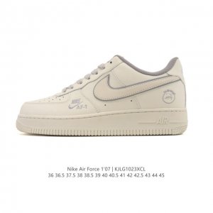 Company-grade Nike Air Force 1 '07 Low platform sneakers, featuring a thick sole