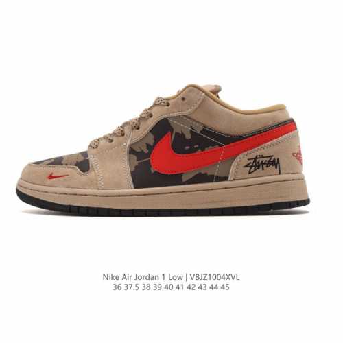 Authentic Nike SB Dunk Low Pro unisex retro sneakers, allowing you to stride con