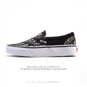 Nike Sb Dunk Low is produced by a big factory. Highly recommended. New color sch