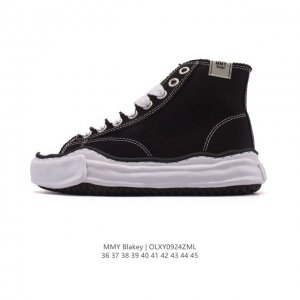 A company-level favorite of Shawn Yue, the Mmy Blakey high-top dirty shoes, a r