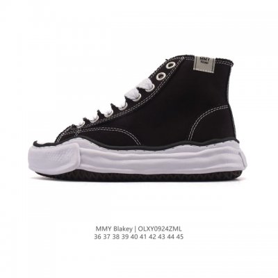 A company-level favorite of Shawn Yue, the Mmy Blakey high-top dirty shoes, a r