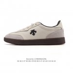 Descente 's unisex canvas low-top sneakers are a summer hit that can be worn by