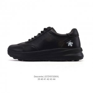 Corporate-grade Descente men's Chron retro fabric sports casual shoes feature a