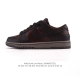 Nike Sb Dunk Low Pro Unisex Retro Sneakers. Made of soft leather stitching, the