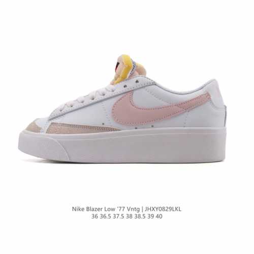 The Nike Blazer Low '77 VNTG women's shoe revisits the understated style and cla