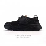 Alphabounce Instinct M Alpha This running shoe features a stretch upper and a co
