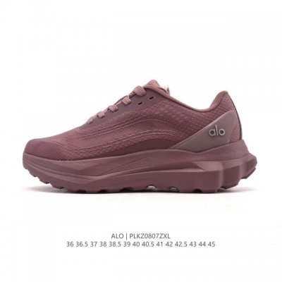 New, corporate-grade Alo Yoga Recovery Mode shoes. Comfortable, minimalist whit