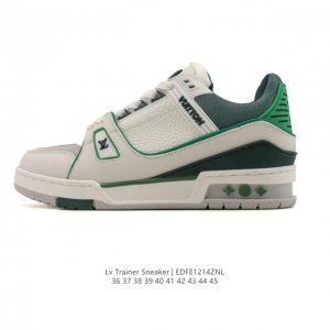 Company-grade Louis Vuitton Trainer Sneaker Low, a fashionable and stylish platf