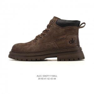 Company-grade Alo mid-top snow boots, playful and cute with versatile styles. A