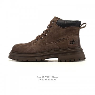 Company-grade Alo mid-top snow boots, playful and cute with versatile styles. A