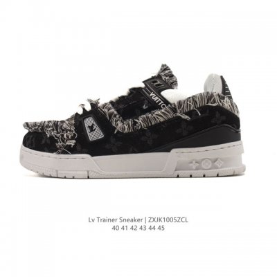 Company-grade Louis Vuitton Trainer Sneaker Low, a stylish and trendy men's snea